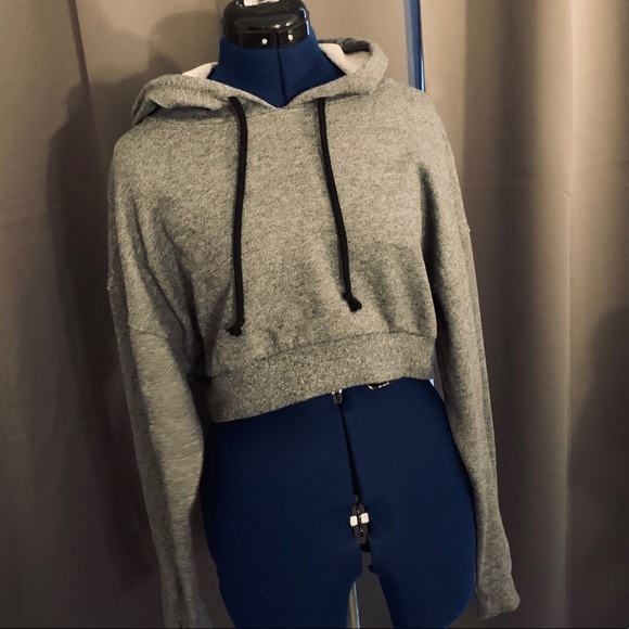 gray active cropped hoodie - Picture 3 of 3